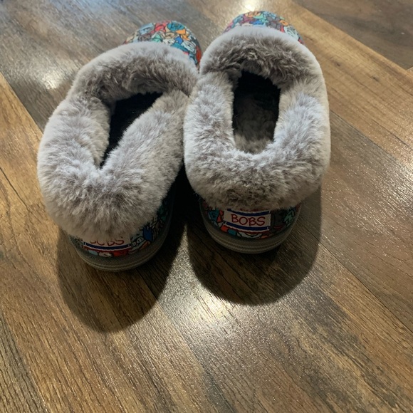 Bobs for Skechers Colorful Dog Print Shoes/Slippers Faux Fur Lining Sz 6.5 NWOT - Picture 4 of 5